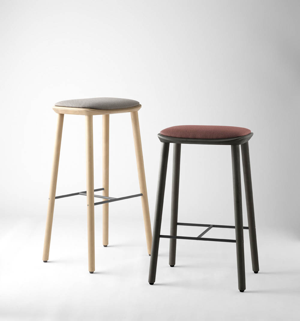 Treku Bisell Stools Left Natural Oak Leg And Base With Seat Pad In Fusion Crevin Grey Right Kai Black Legs And Base With Seat Pad In Fusion Crevin Red